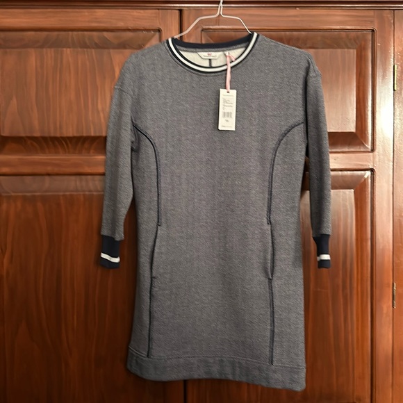 Vineyard Vines Dresses & Skirts - Vineyard Vines Varsity Sweatshirt Dress